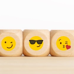 Druck auf Ihren Holzwürfel Druck auf Holz