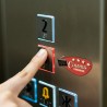 Druck auf Ihr Aufzug Panel Druck auf Metall